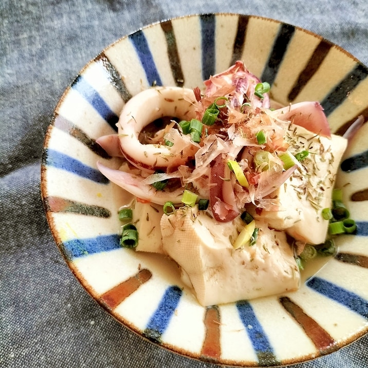 ハーブとお出汁の組み合わせが美味しい♪いか豆腐